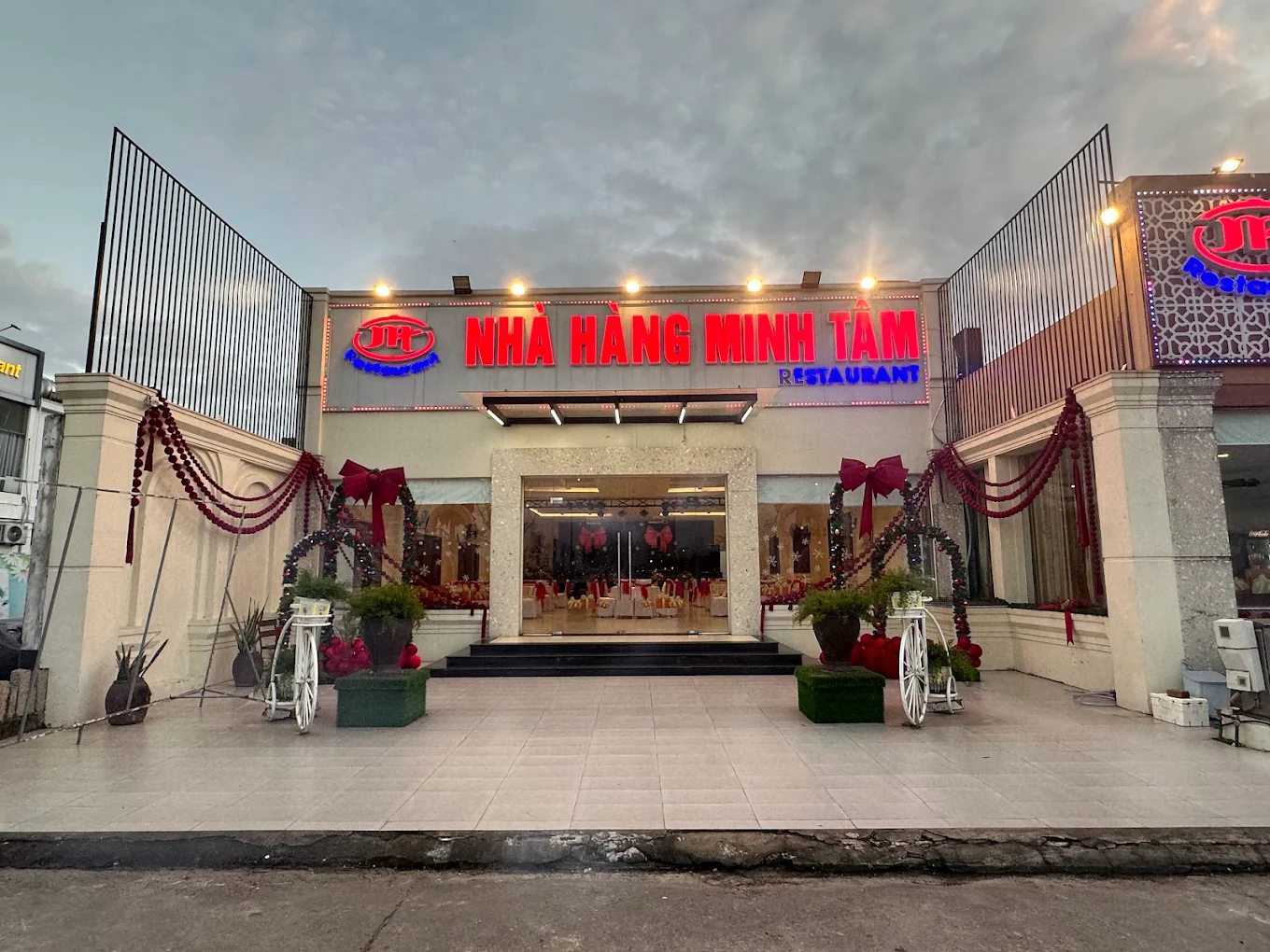 Mặt tiền Nhà Hàng Minh Tâm tại Đà Nẵng